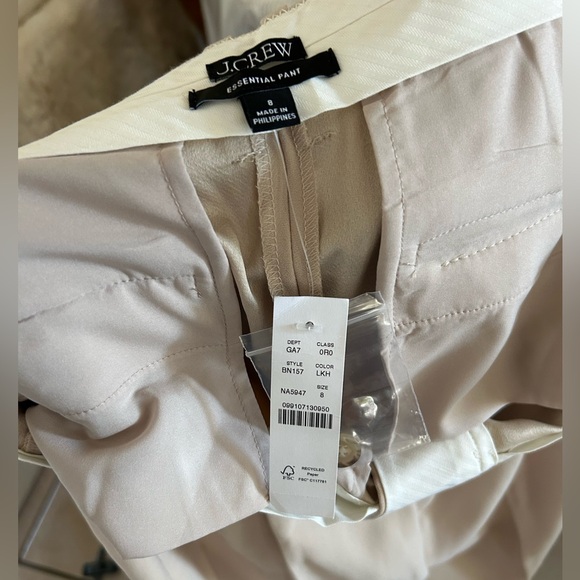 J.Crew NWT Essential pants in city crepe Size 8 Light Khaki Trouser - Picture 3 of 7